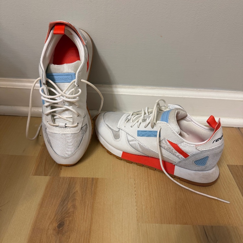 Reebok Sneakers